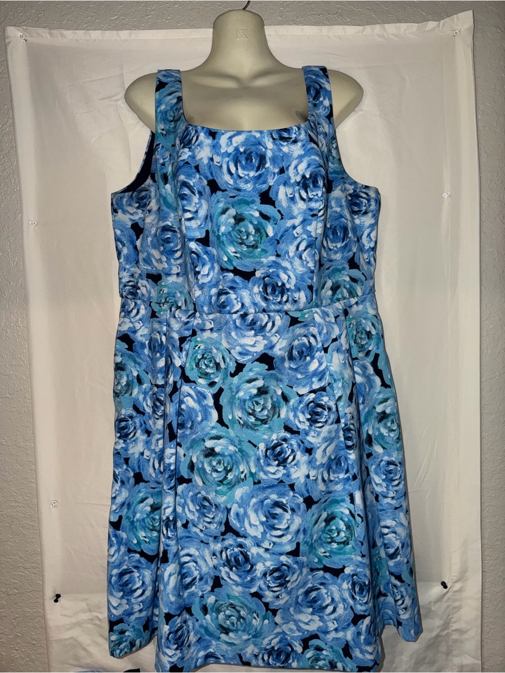 Carmen Marc Valvo Blue Floral Square-Neck Midi Dress